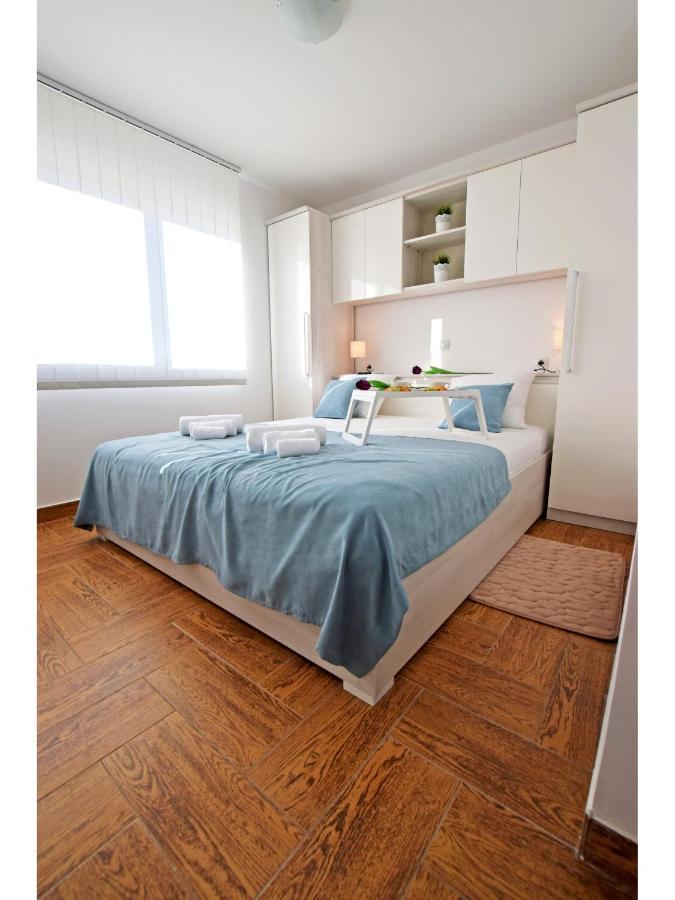Apartment Dinko โรวานิสกา ภายนอก รูปภาพ