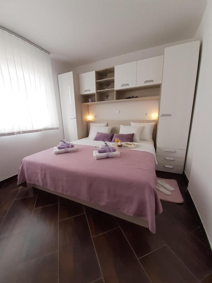 Apartment Dinko โรวานิสกา ภายนอก รูปภาพ