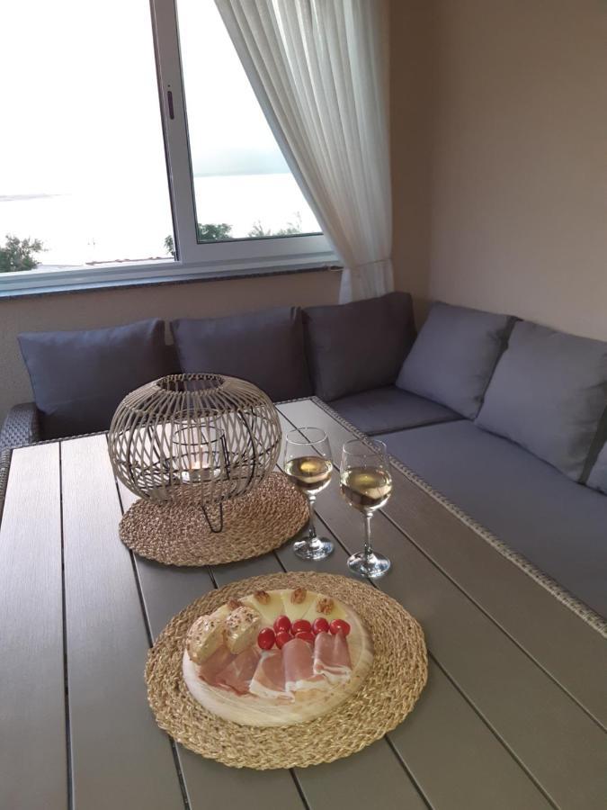 Apartment Dinko โรวานิสกา ภายนอก รูปภาพ