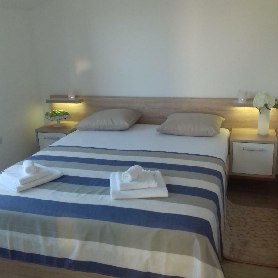 Apartment Dinko โรวานิสกา ภายนอก รูปภาพ