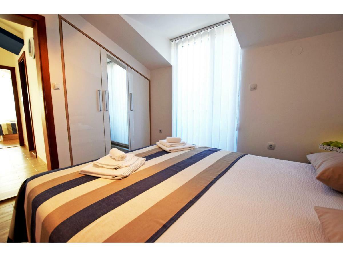 Apartment Dinko โรวานิสกา ภายนอก รูปภาพ